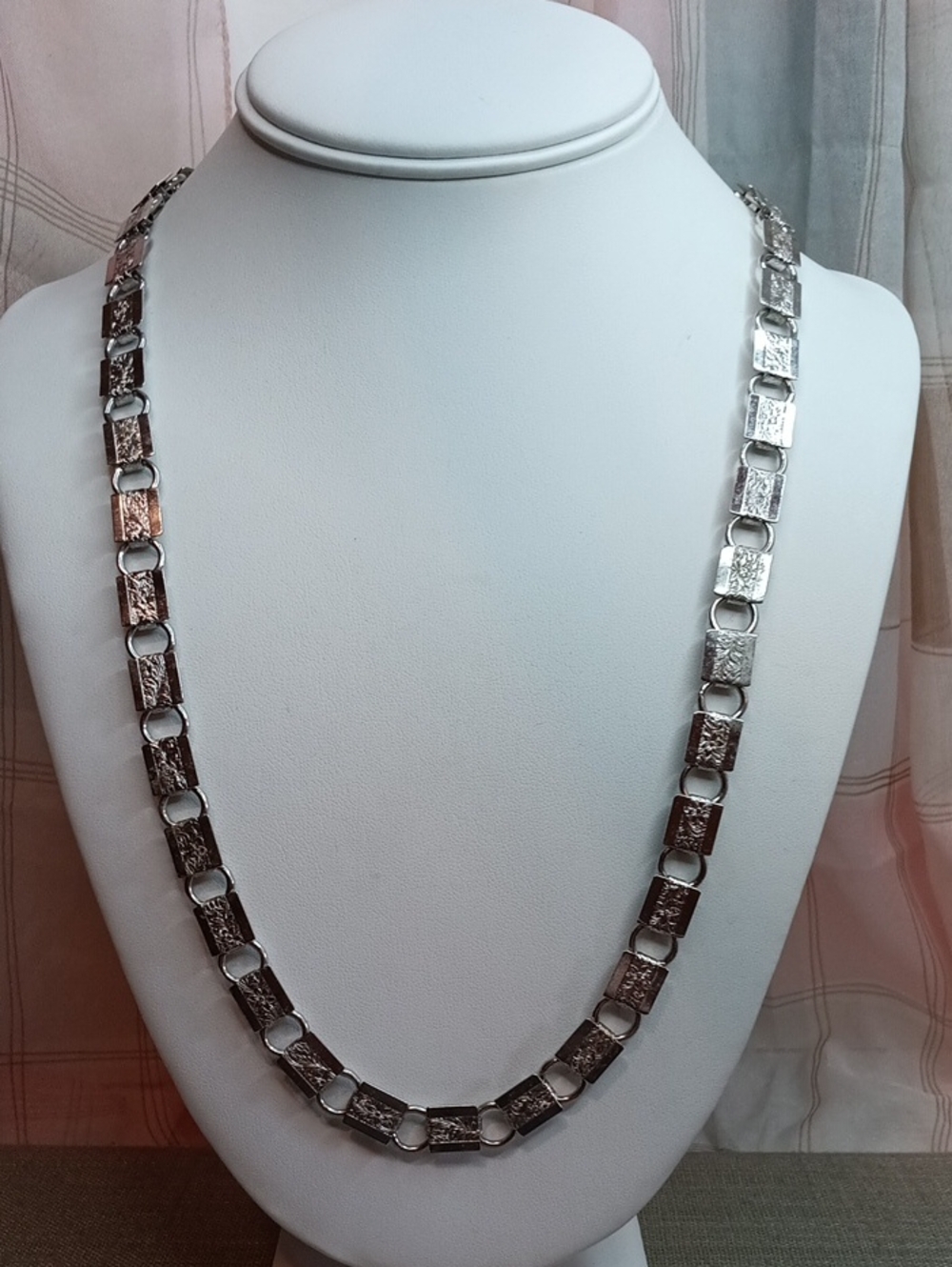 Mod Style Silver Tone Book Chain Textured Link Necklace 32" Long
